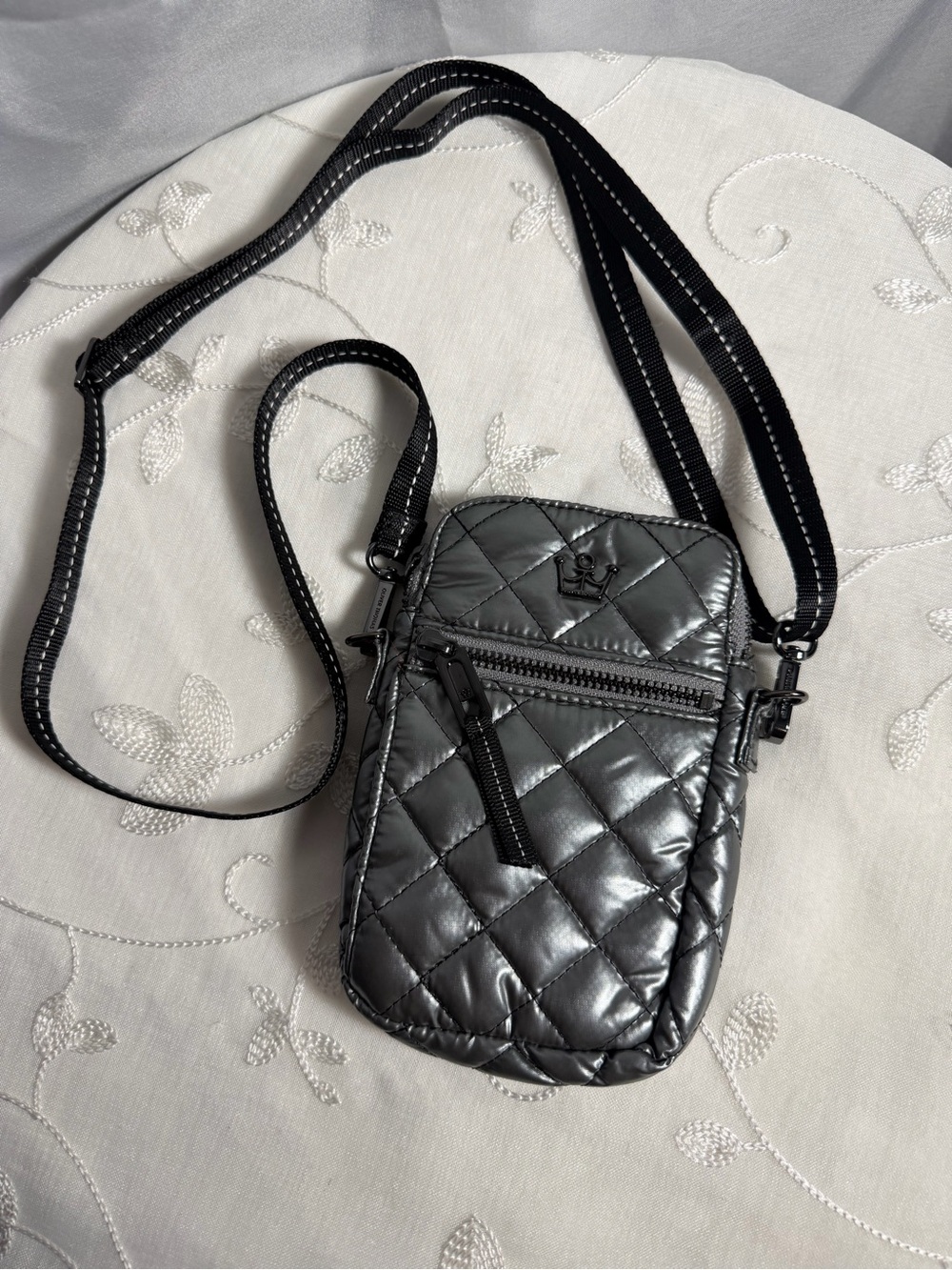 Oliver Thomas 24 + 7 Crossbody Bag Adjustable Gray Grey Quilted Women’s NWOT